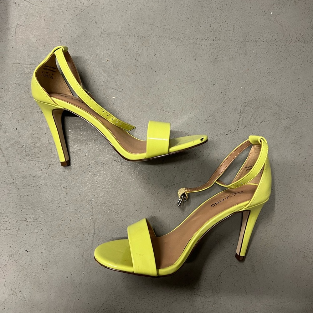 Yellow Stiletto Call It Spring Heels. US Women’s Size 7.